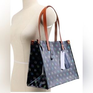 Dooney & Bourke handbag, it medium shopper tote
